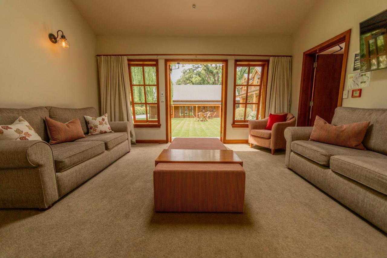 Wanaka Homestead Lodge & Cottages Экстерьер фото