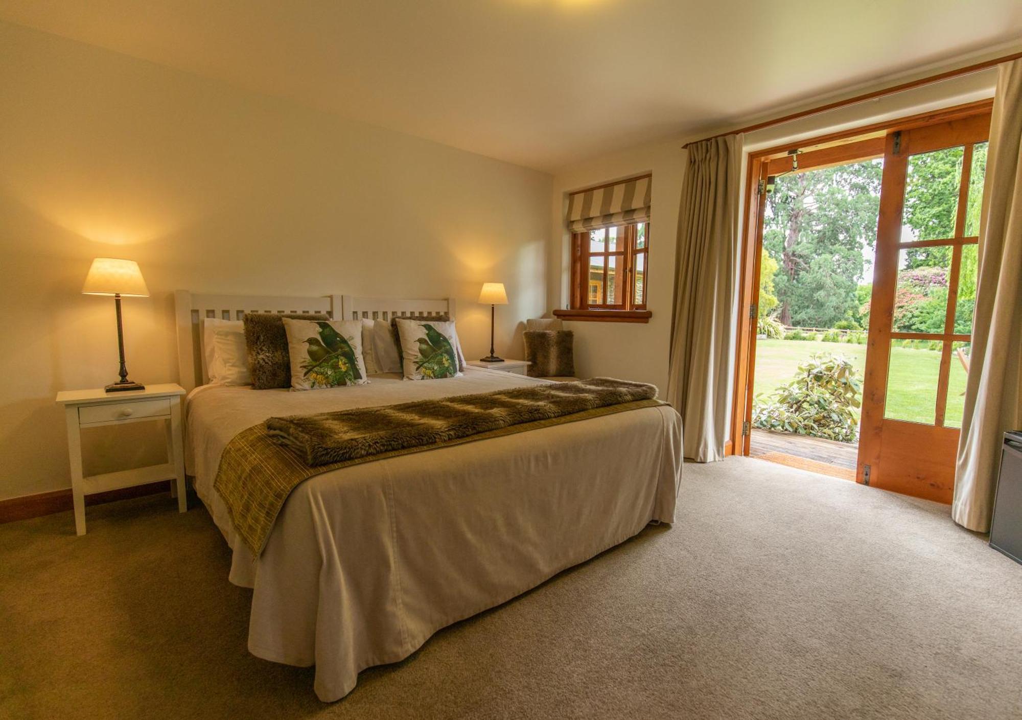 Wanaka Homestead Lodge & Cottages Экстерьер фото