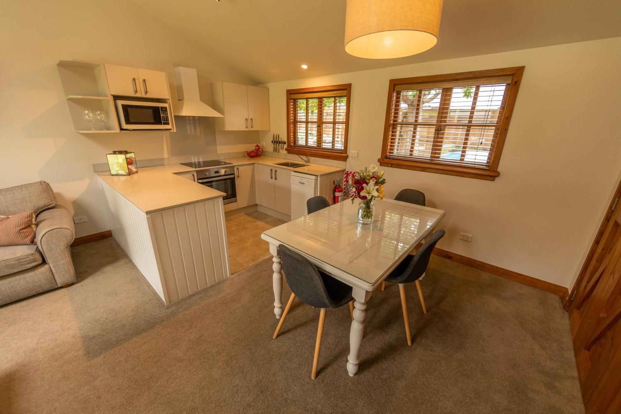 Wanaka Homestead Lodge & Cottages Экстерьер фото