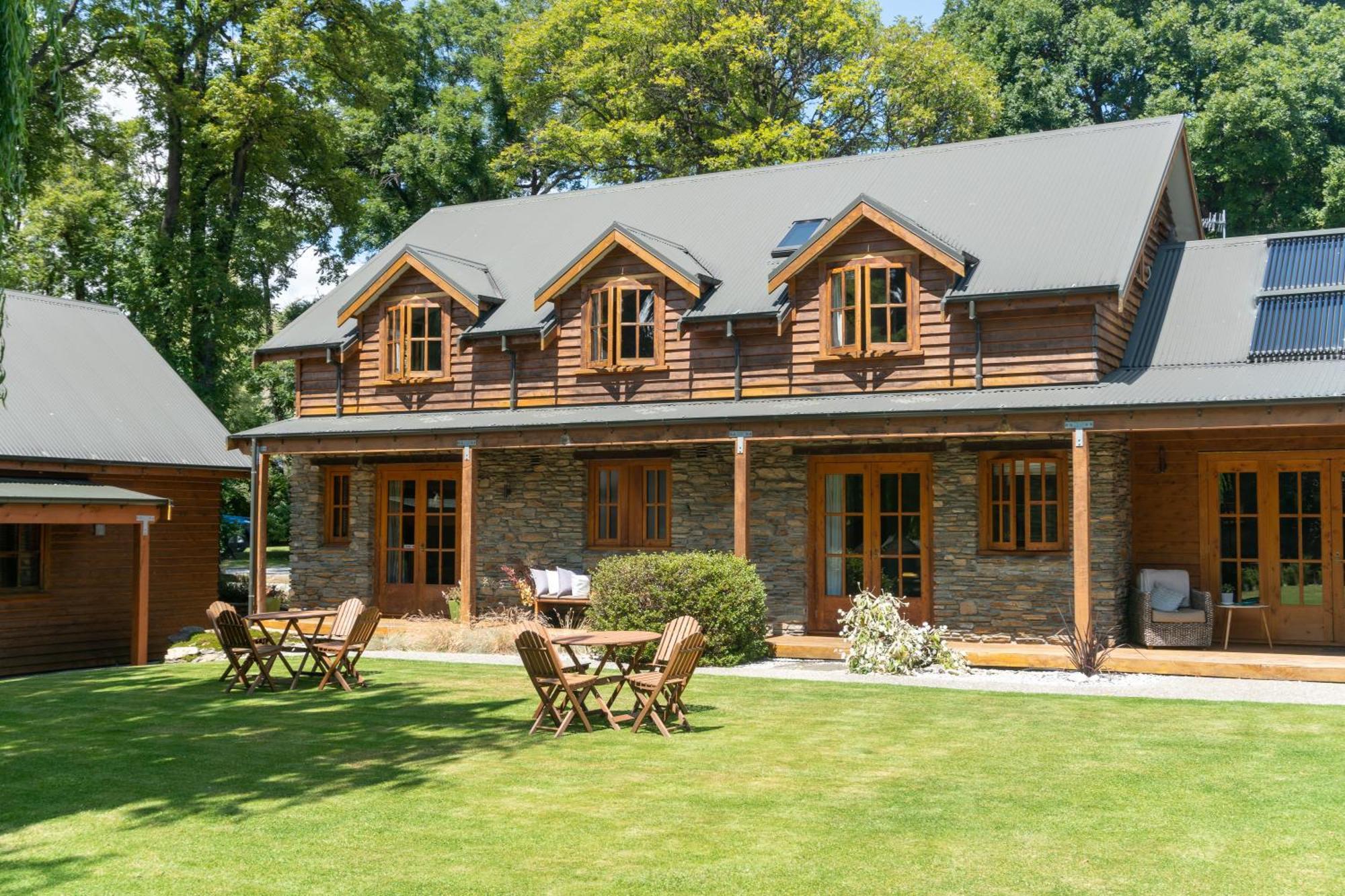 Wanaka Homestead Lodge & Cottages Экстерьер фото