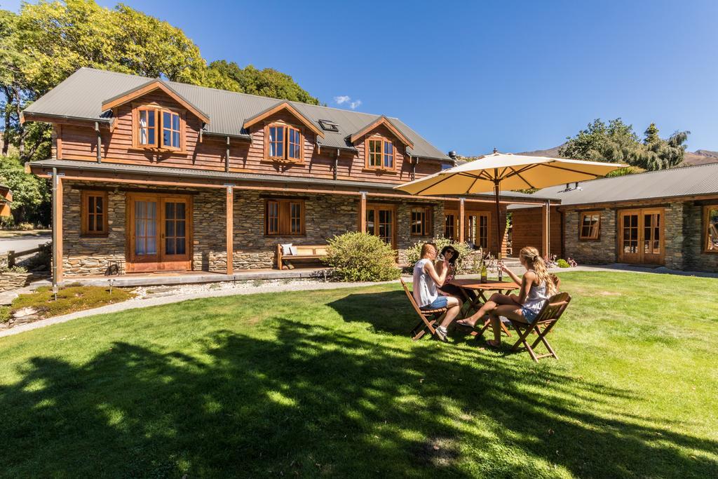 Wanaka Homestead Lodge & Cottages Экстерьер фото