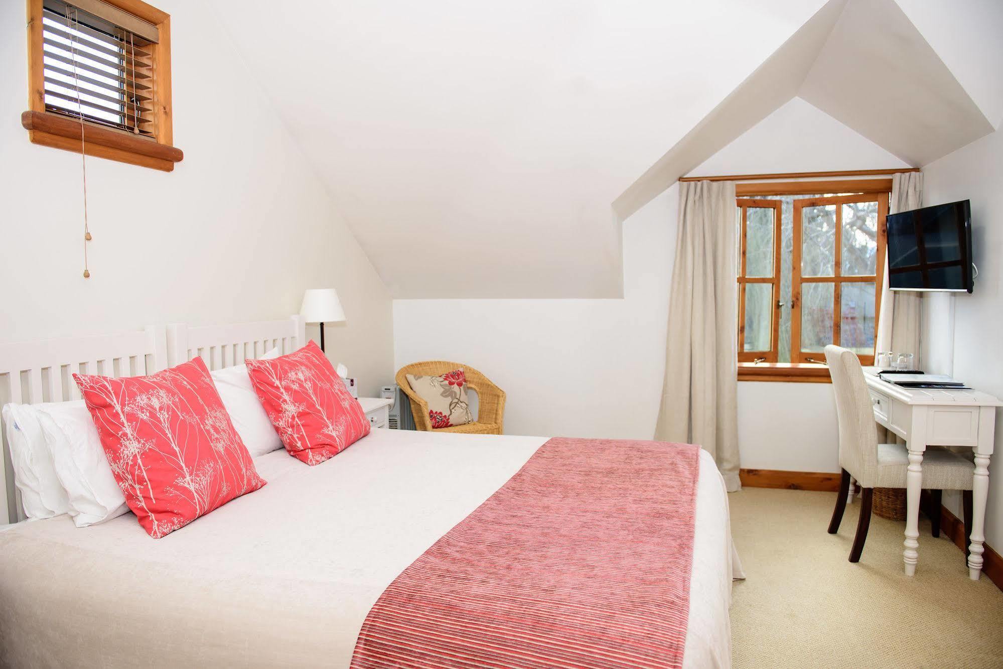 Wanaka Homestead Lodge & Cottages Экстерьер фото