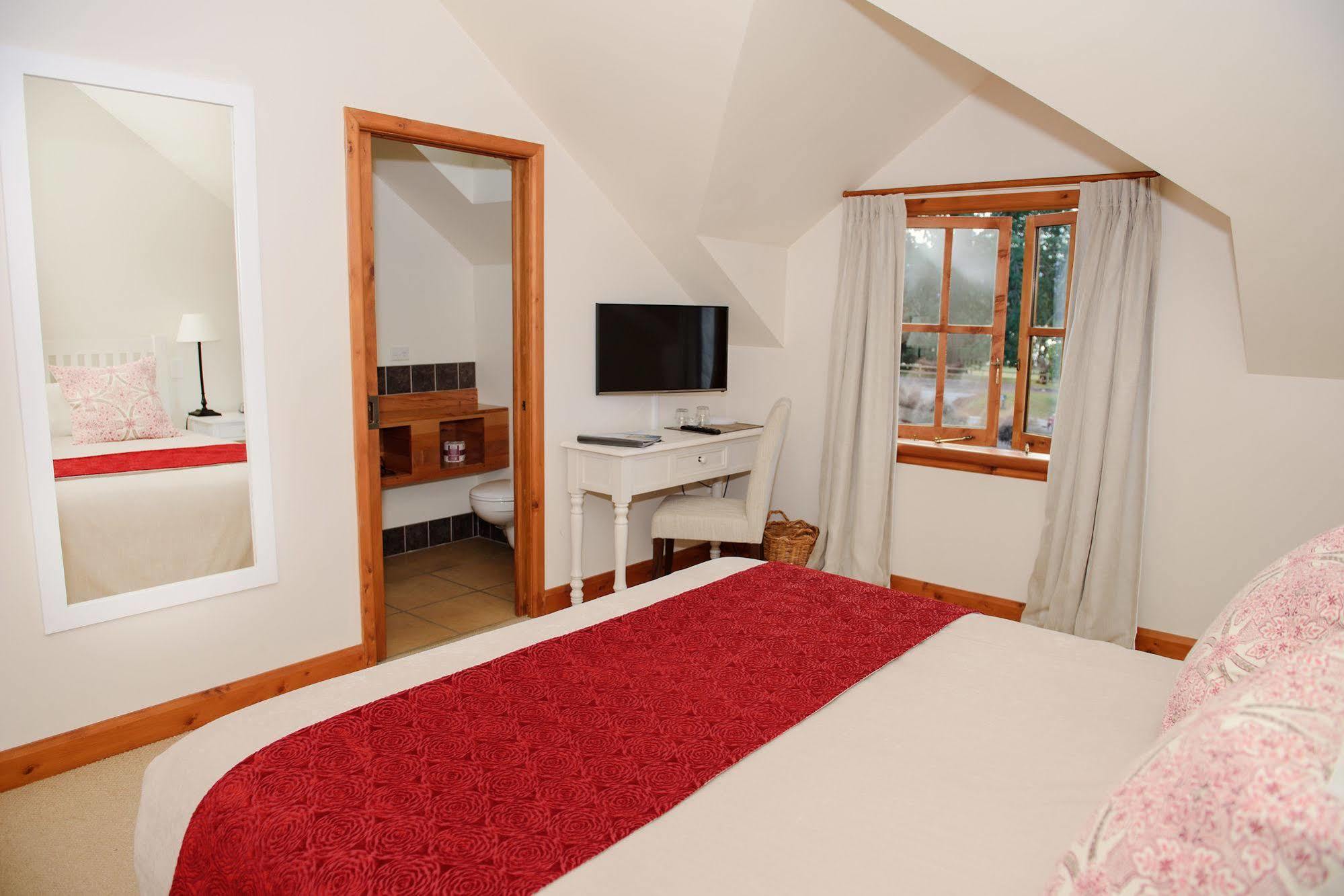 Wanaka Homestead Lodge & Cottages Экстерьер фото